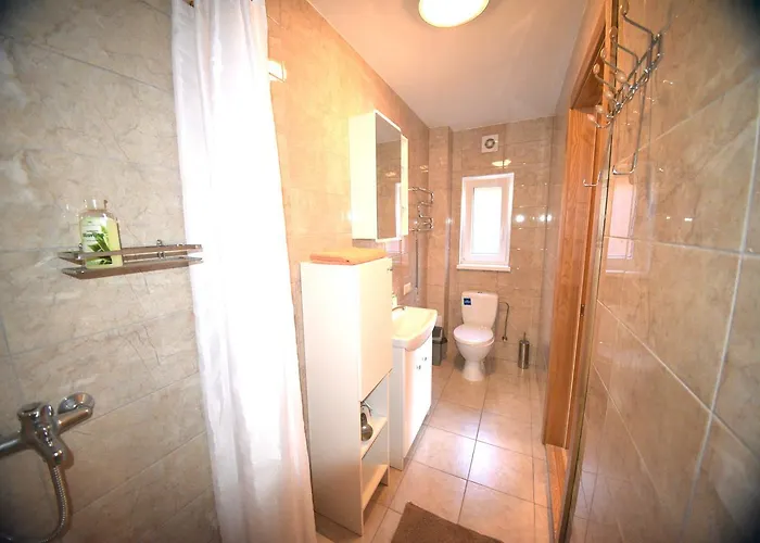 Πανσιόν Ramybes Sala 3*